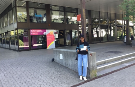 Feedell S. Yomah während ihres Bildungsaufenthalts an der OST in Rapperswil. (Foto: zvg)